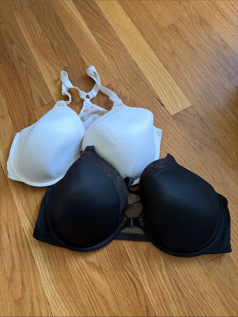 Warner's Smooth T-Shirt Bras - White and Black